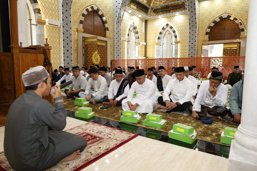 Buka Puasa Bersama Wali Kota Tarakan Dengan Masyarakat dan Penyerahan Bantuan Kepada Mustahik